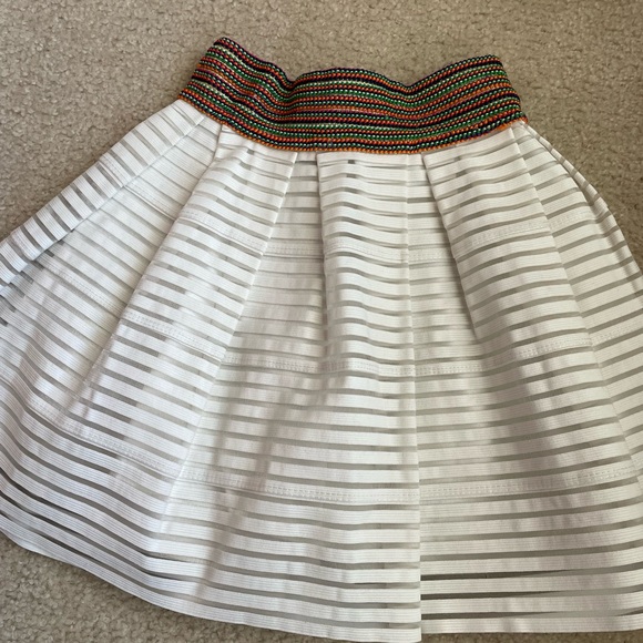 Elegant White Striped Skirt with Colorful Waistband - Picture 2 of 8